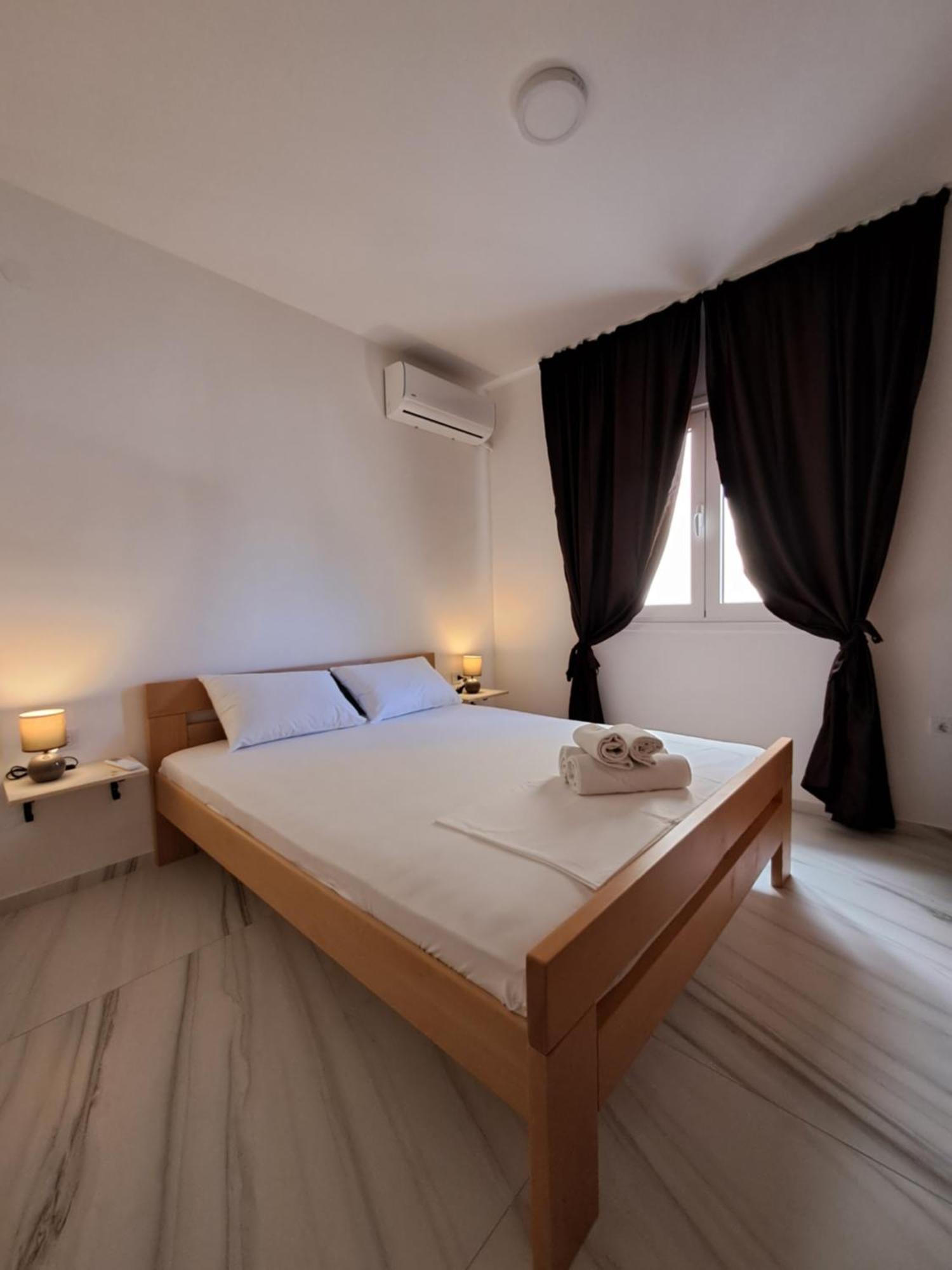Apartments Miles Утьеха Экстерьер фото