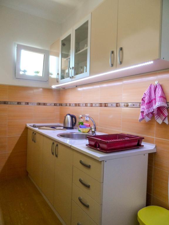Apartments Miles Утьеха Экстерьер фото