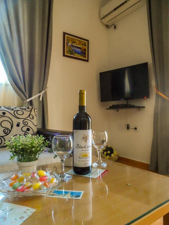 Apartments Miles Утьеха Экстерьер фото